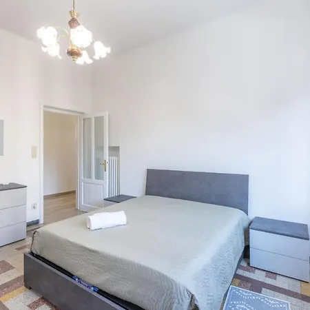 Rita House, By Short Holidays Apartment Bologna