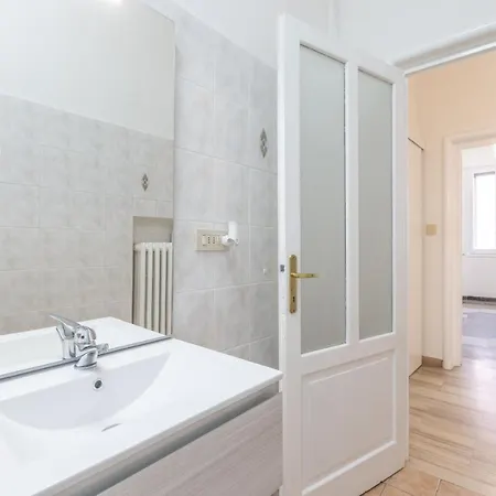 Rita House, By Short Holidays Apartment Bologna